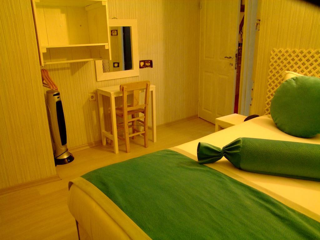 Hotel Ishakpasa Konagi Истанбул Стая снимка