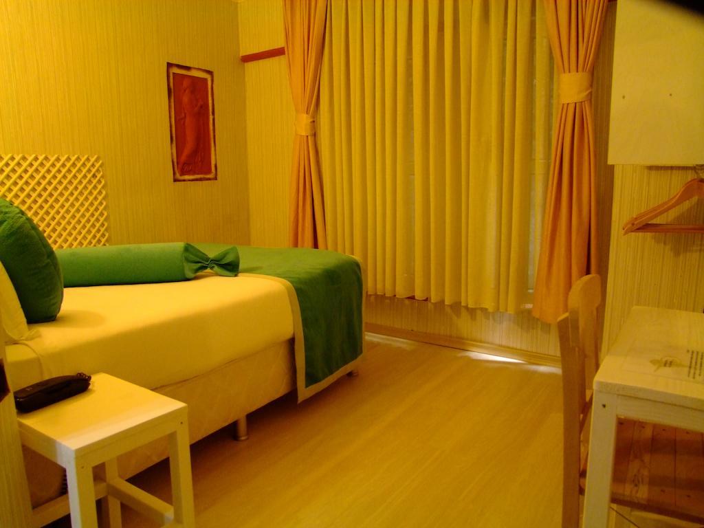 Hotel Ishakpasa Konagi Истанбул Стая снимка
