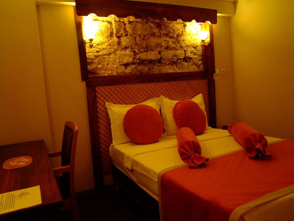 Hotel Ishakpasa Konagi Истанбул Стая снимка